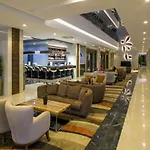 מלון Sunport 5*
