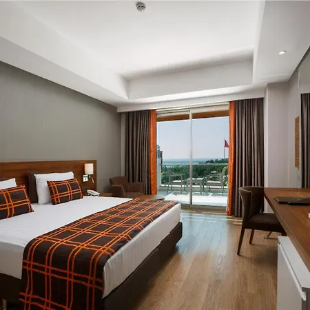 Hotel Sunport 5*