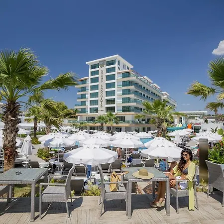 Sunport Szálloda 5*