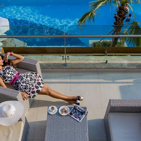 Sunport Szálloda 5*